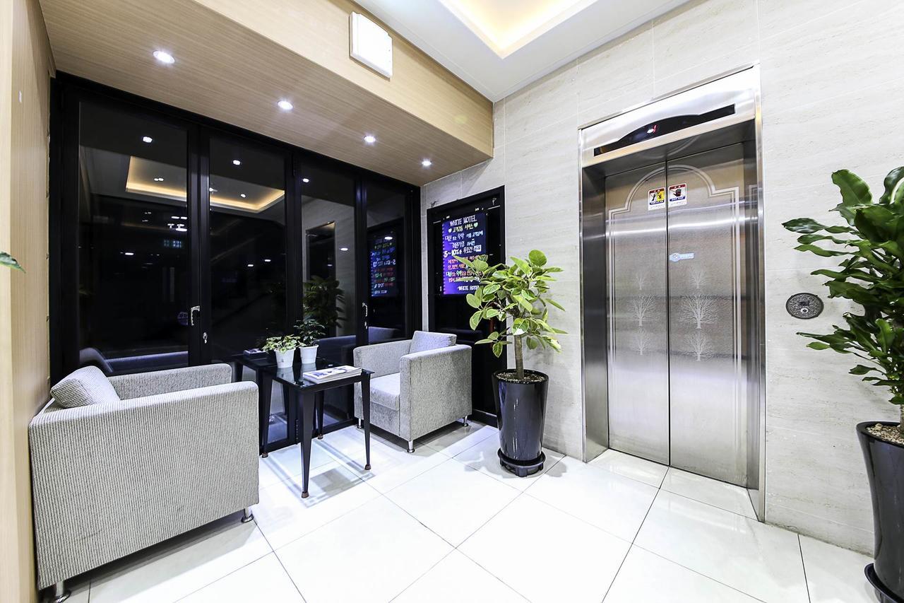 White Hotel Suwon Exterior photo