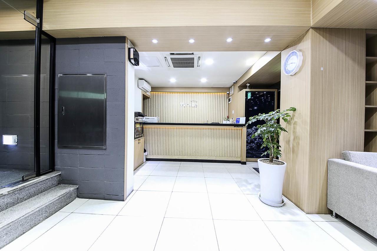 White Hotel Suwon Exterior photo