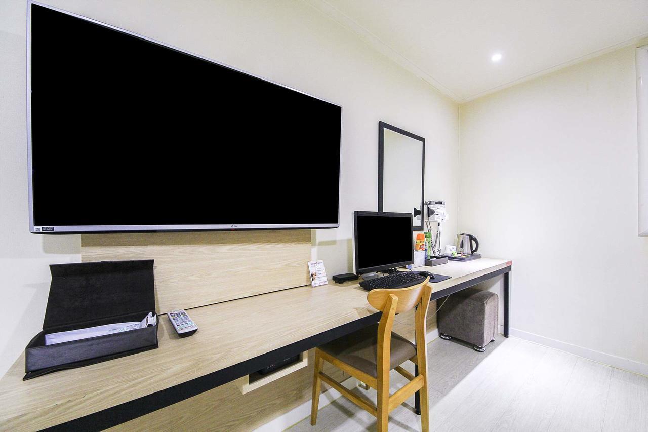 White Hotel Suwon Exterior photo