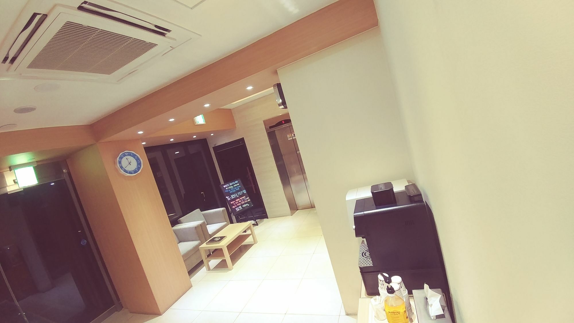 White Hotel Suwon Exterior photo